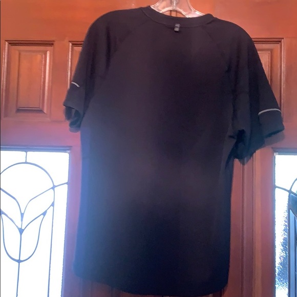 Nike men’s training tee, Dri-Fit short sleeve. - Picture 2 of 5